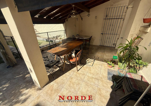 Venta Casa 4 Ambientes Patio Cochera Piscina