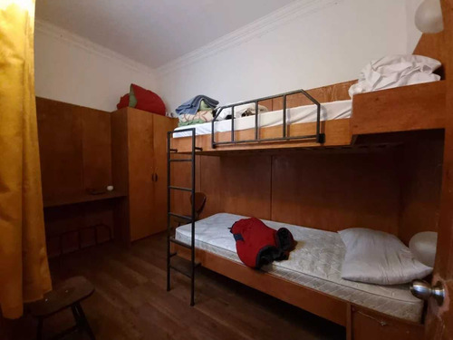 Hostal En Cerro Alegre, Muy Central. (60424)