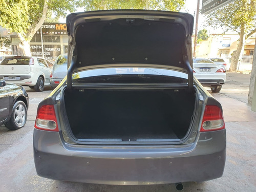 Imagen 8 de 15 de Honda Civic Lxs 1.8 2008