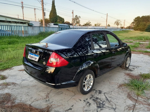 Imagem 6 de 13 de Ford Fiesta Sedan 1.6 Completo