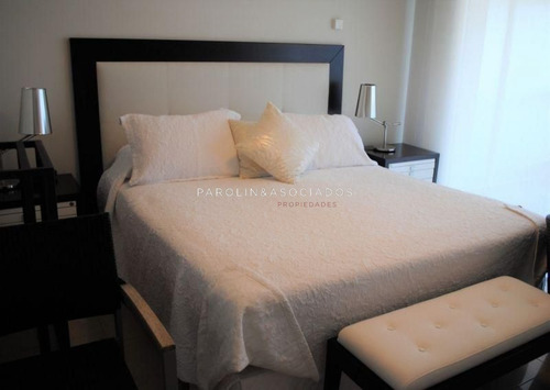 Departamento De 2 Dormitorios En Torre Aquarela, Mansa, Punta Del Este-ref:32