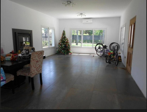 Imagen 5 de 14 de Casa En Venta En Parque Leloir