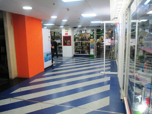 Lb - Alquiler Local 38 M2 En Planta Principal C.c. Casa Bera - La Candelaria, Mun. Libertador