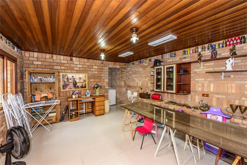 Imagem 16 de 19 de Casa, Estilo Sobrado,peças Amplas, Lareira, Churrasqueira, Lavabo, 3 Vagas - Reo485551