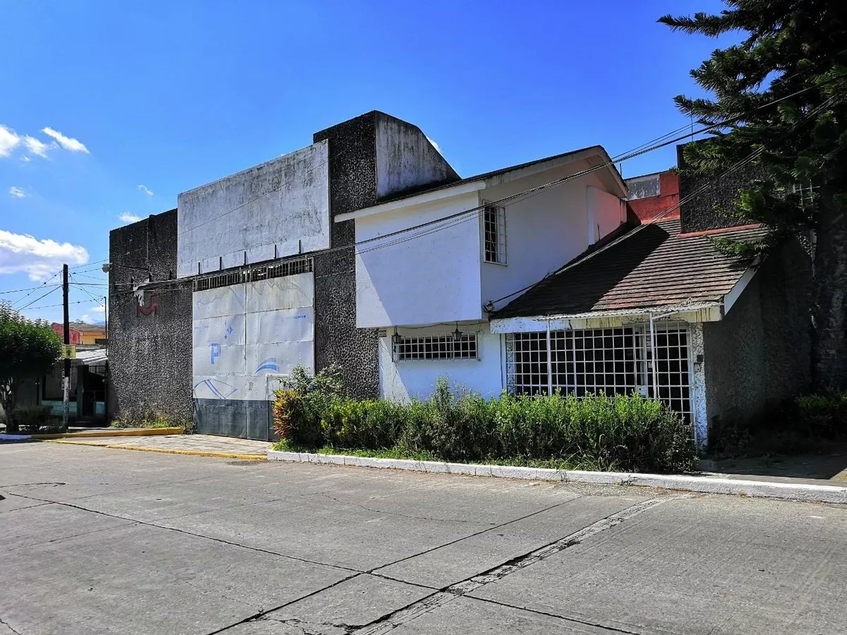 Rento Bodega Con Oficinas Y Naves Industriales En Córdoba (todos Los Servicios)