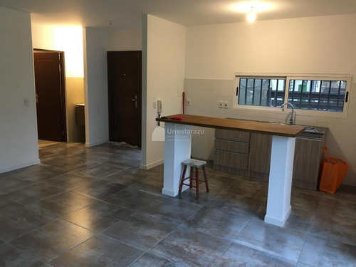 Venta Casa Un Dormitorio A 5 Minutos Parque Miramar
