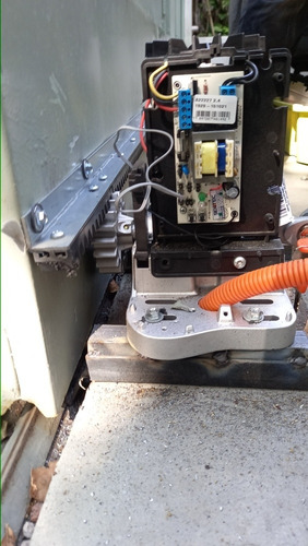 Imagen 2 de 5 de Reparación De Motores Y Automatizado De Portones