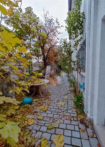Casa En Venta De 5 Dorm. En La Reina