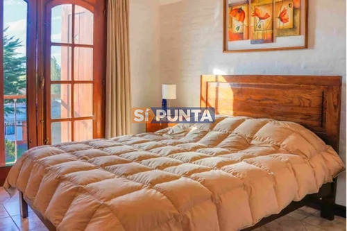 Imagen 7 de 18 de Venta De Casa De 4 Dormitorios En Barrio Super Tranquilo