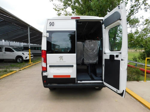 Imagen 10 de 15 de Peugeot Boxer Premium 2.2 Hdi 440 L4h2 130 Minibus 17 + 1