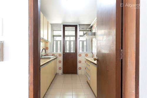 Departamento En Venta De 2 Dorm. En Las Condes