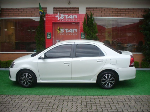 Etios Sedan Platinum 1.5 2018 Automático Flex