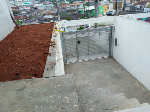 Imagem 2 de 11 de Três Sobrados C/2 Dorm. 2 Wc. Sala, Cozinha, Gar., Quintal. - V190
