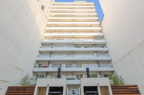 Alquiler 2 Ambientes Piso Alto Recoleta Frente