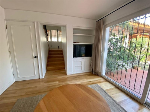Casa En Venta De 4 Dorm. En Las Condes