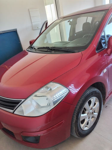 Nissan Tiida 1.8 Visia 2014