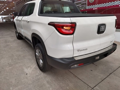 Fiat Toro 1.8 16v Freedom Flex 4x2 Aut. 4p