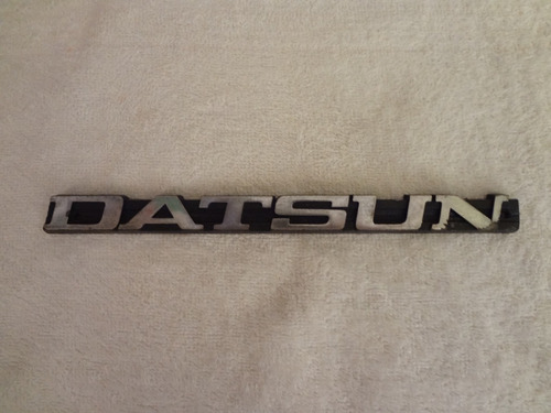 Emblema Datsun De Plastico Usado