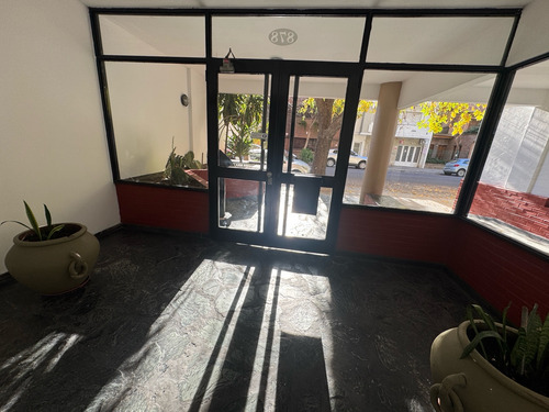 Departamento De Un Dormitorio En Alquiler - 45 Entre 12 Y 13 La Plata
