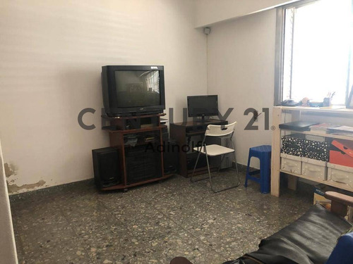 Imagen 7 de 19 de Calle 20 Esq. 48 - Casa De 4 Dormitorios Y Cochera A La Venta
