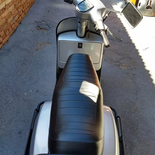 Imagem 4 de 6 de Piaggio Vespa
