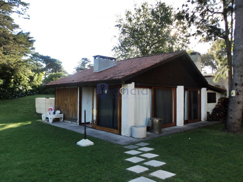 Punta Del Este, Zona Mansa- Ref: 711