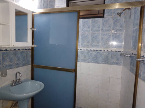 César Bullones Vende Espectacular Casa Residencial Comercial En Av Libertador, Zona Centro, Lara 25-12397