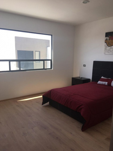 Casa En Juriquilla San Isidro, Estancia Amplia, Roof Garden, Estudio O 4ta Rec