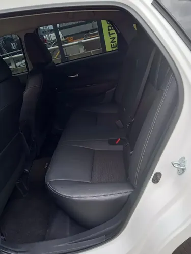 Toyota Yaris G 2024