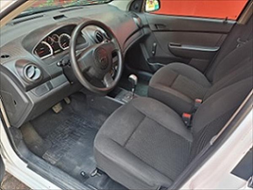Imagen 9 de 11 de Chevrolet Aveo Ls J 4p L4 1.6l Aa Cd Mp3 Usb R-14 At 2017