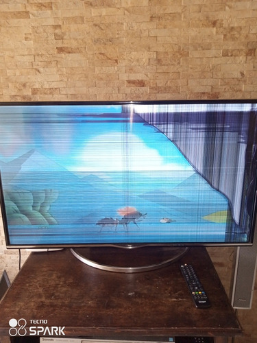Imagen 2 de 2 de Smart Tv Siragón 43 Pulgadas - Usado Pantalla Partida.