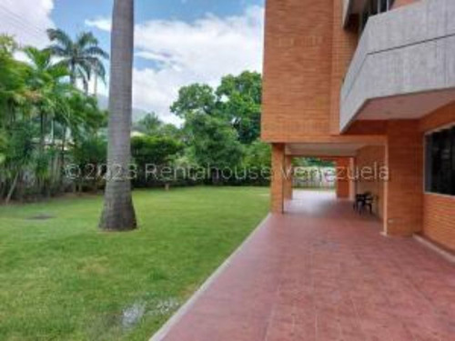  #24-3487  Impecable Apartamento En Montecristo 