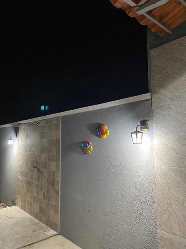 Casa 3 Suítes E 2 Quartos , 2 Banheiros Externos No Galpão!