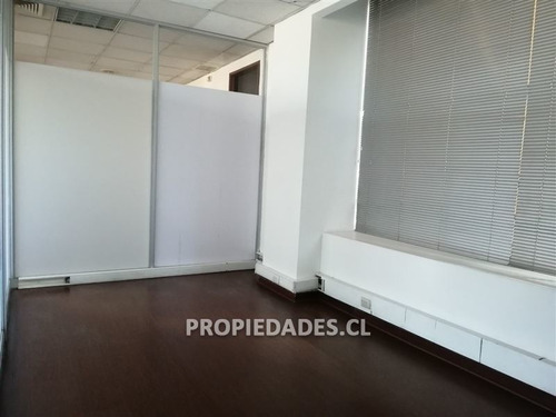 Imagen 5 de 6 de Oficina En Venta De 3 Privados En Huechuraba