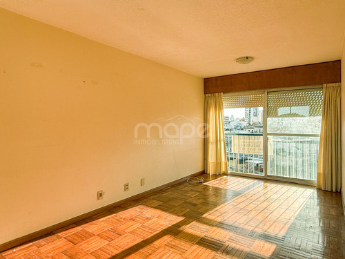 Venta De Apartamento De 3 Dormitorios En Buceo.