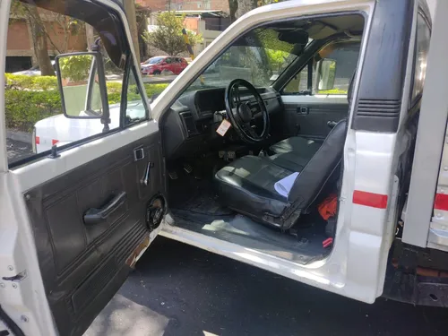 Mazda B2200 2.2 B2200