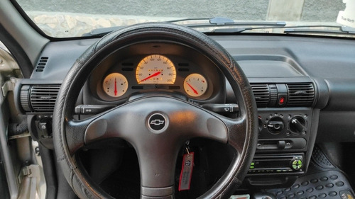 Imagen 6 de 7 de Chevrolet Corsa Sedan