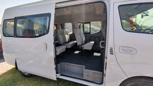 Imagen 8 de 15 de Nissan Urvan 15 Pasajeros Amplia A/a Paq Seg T/m'22