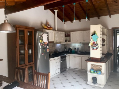 Venta De Casa En Gran Lote Con Pileta! Haedo Chico-