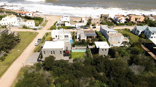 Casa En Alquiler Por Temporada De 4 Dormitorios En Punta Piedras (ref: Bpv-7396)