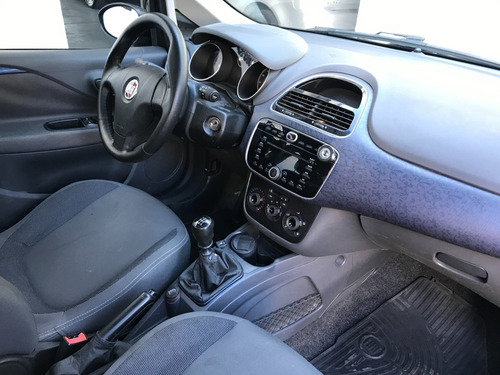 Fiat Punto Attractive 1.4 Año 2013 - Liv Motors