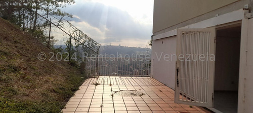 Apartamento Tipo Pent House En Venta. Urb. Santa Inés.