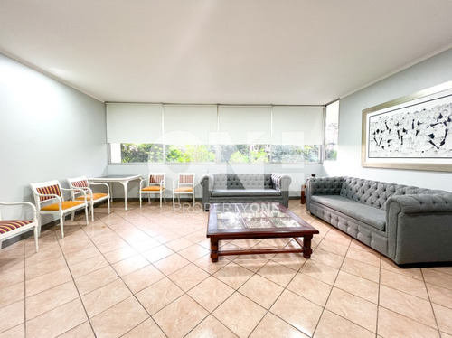 Depto En Venta Las Condes/ Condominio/primer Piso Jardin