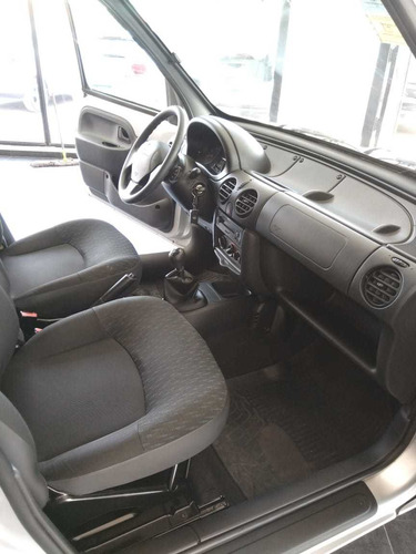 Imagen 12 de 15 de Renault Kangoo 2016 1.6 Furgon Ph3 Confort 5as Permuto Finan