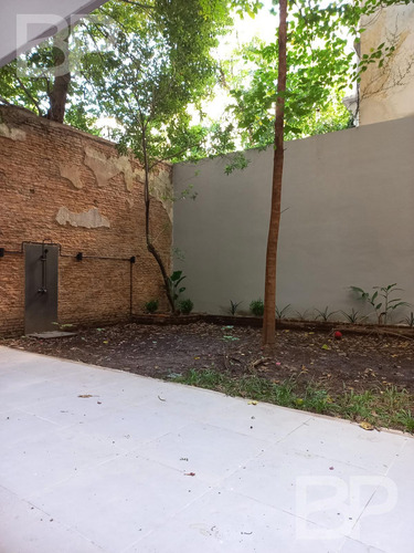 French 2360 - 5 Ambientes Con Patio - Reciclado - Recoleta