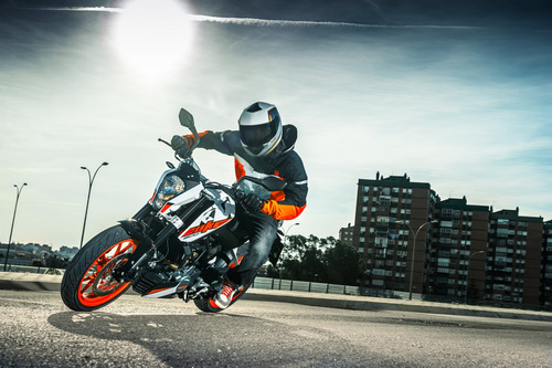 Imagen 11 de 14 de Ktm Duke 200 0km Blanco 2022 Automoto Lanus