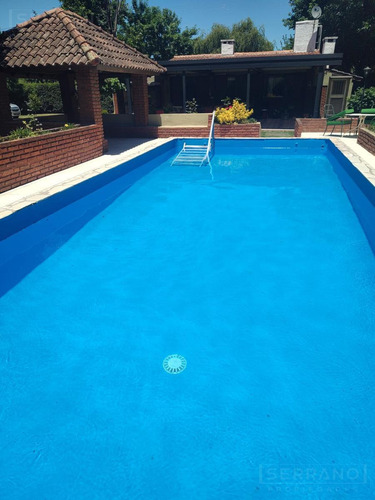 Casa En Venta 6 Ambientes,-pileta Climatizada-calle Saavedra Al 600-parque Sakura