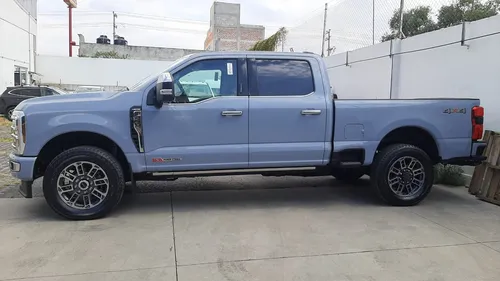 Ford F-250 Limited Diesel 6.7l V8 Ta