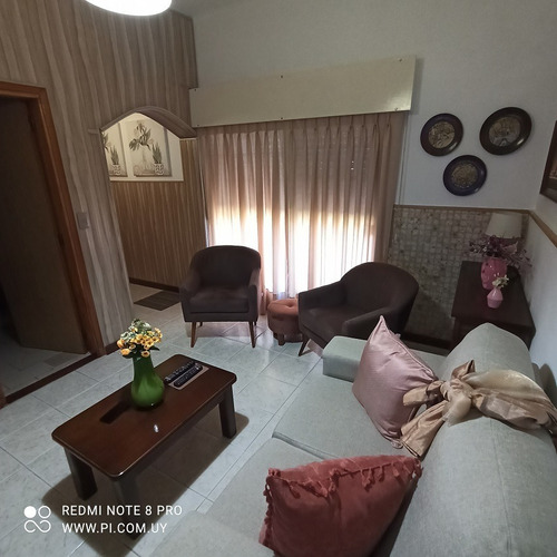 Imagen 2 de 14 de Venta Casa, Bella Italia, 1 Dormitorio, Garaje Y Jardín.