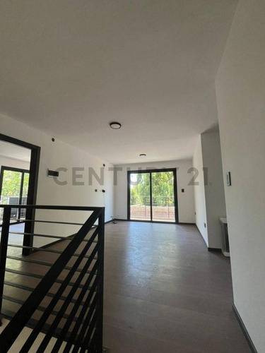 Casa En Venta En City Bell, La Plata
